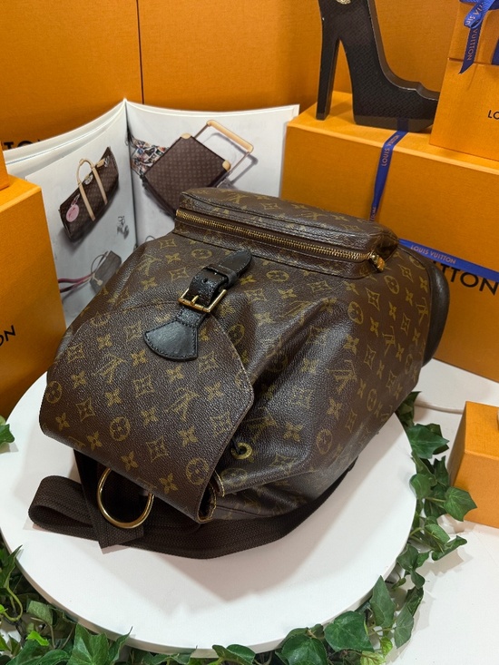 REGAL LOUIS VUITTON GM MONOGRAM BLACK TRIM BACKPACK! main image 3